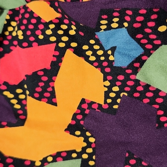 LuLaRoe Pants - LULAROE LLR OS Patterned Buttery Soft Legging One Size